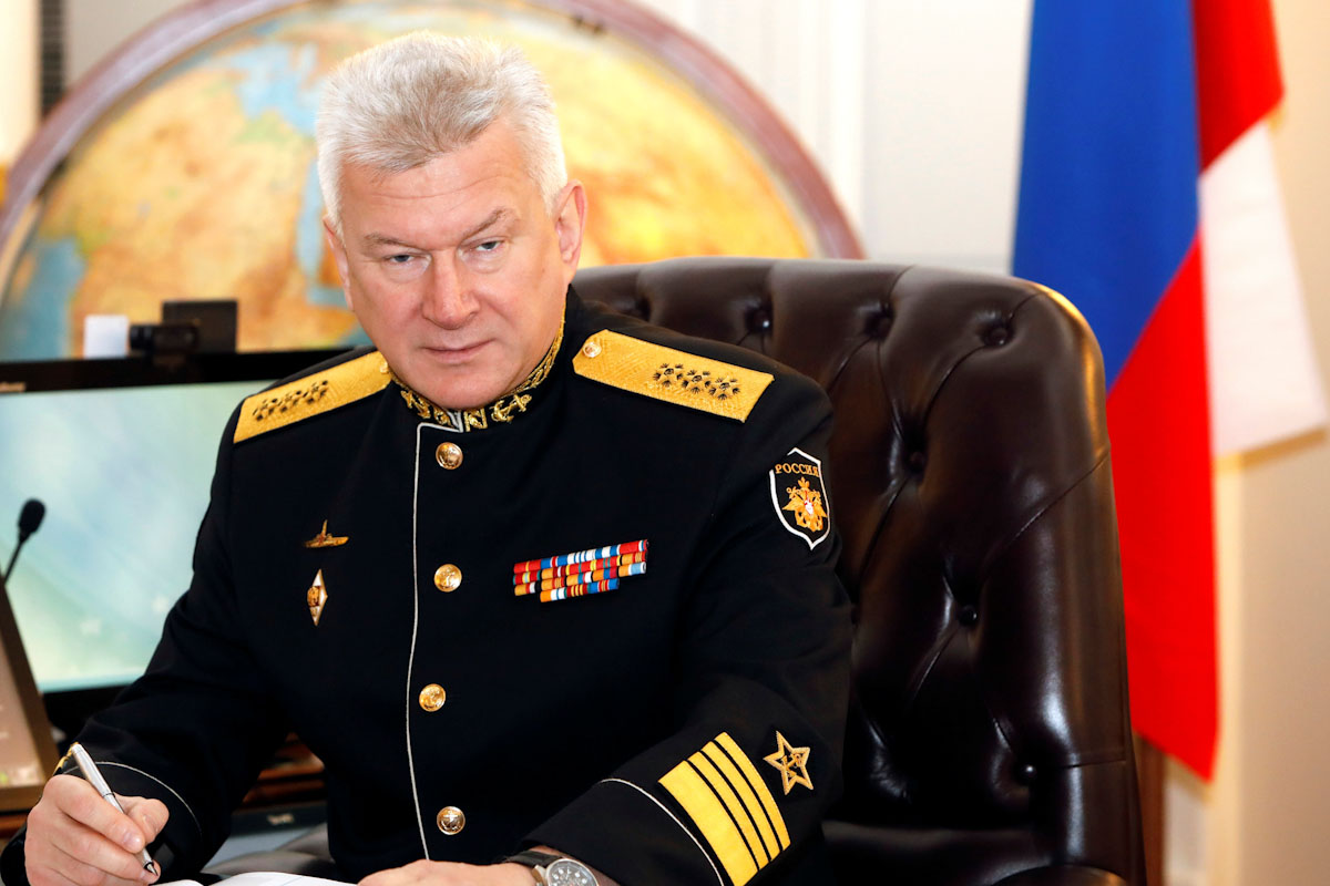 Главком ВМФ РФ поздравил экипажи кораблей с Днем защитника Отечества